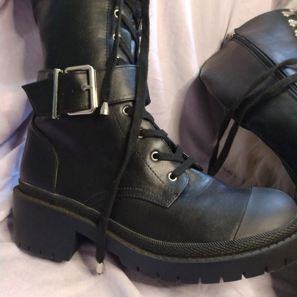 SOLD ON FACEBOOK MARKETPLACE - Picture 8 of 9